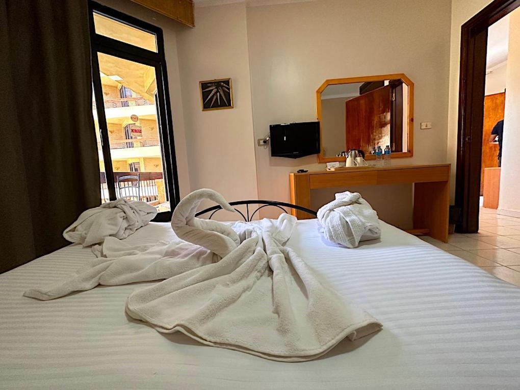 Gaddis Hotel, Suites And Apartments Луксор Экстерьер фото