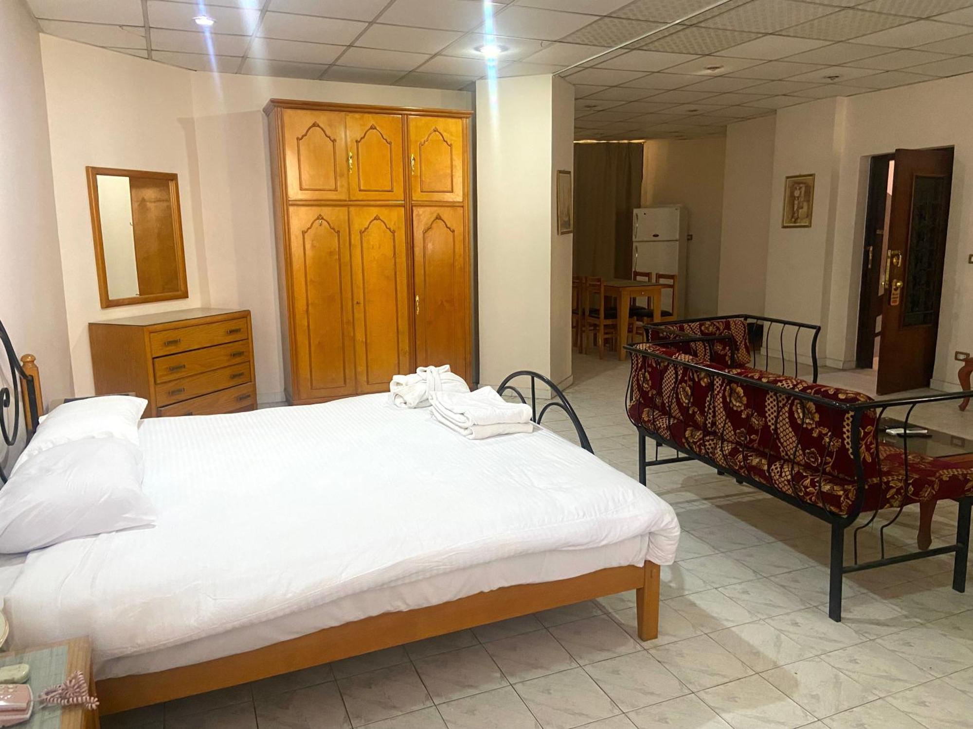 Gaddis Hotel, Suites And Apartments Луксор Экстерьер фото