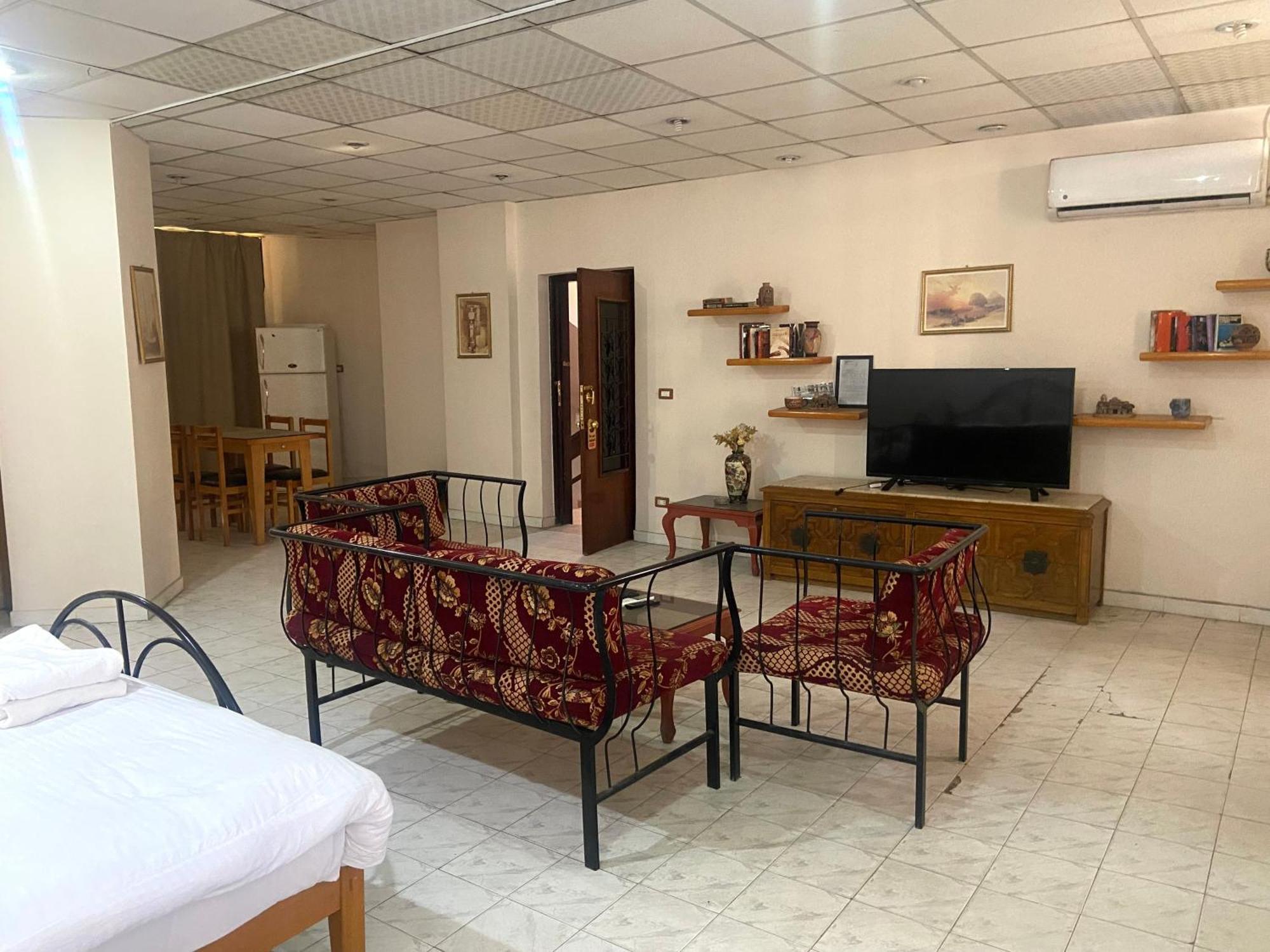 Gaddis Hotel, Suites And Apartments Луксор Экстерьер фото